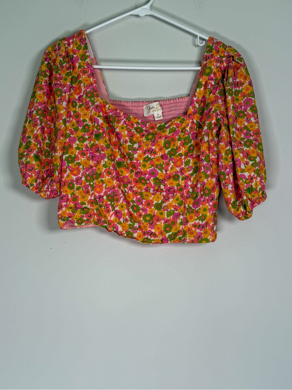 JB by Julie Brown Pink Floral Puff-Sleeve Crop Top